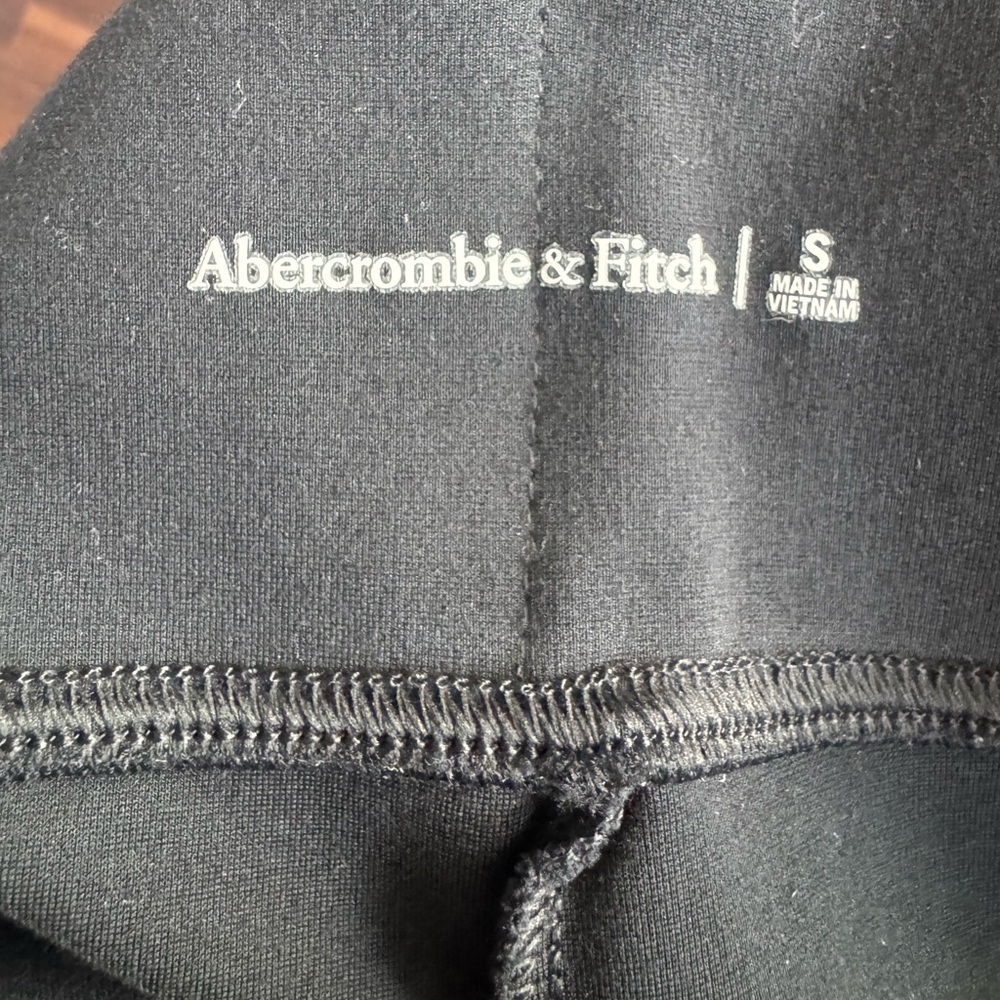 ABERCROMBIE & FITCH Ponte Split Hem Flared Pants Black Size Small - Picture 5 of 6